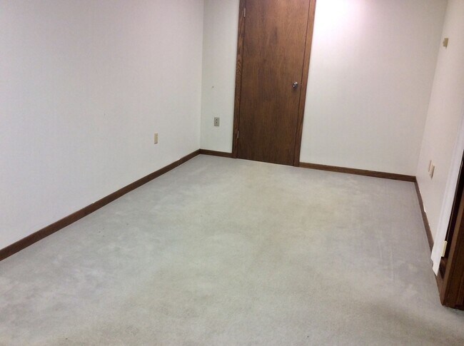 Building Photo - Hulsing