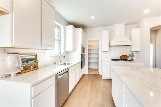 Building Photo - 16566 Tablerock Dr