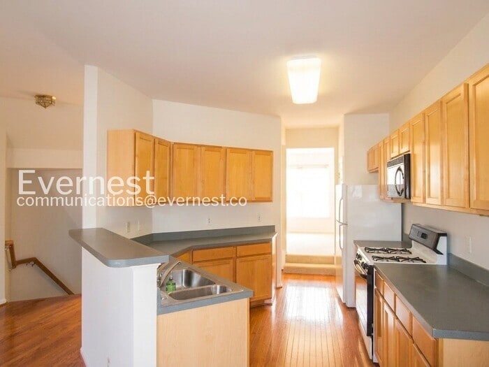 Building Photo - 13422 Burrough Farm Dr