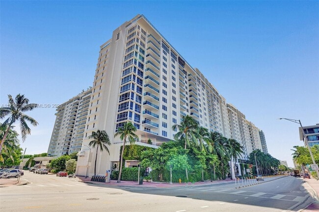 Building Photo - 102 NE 24th St