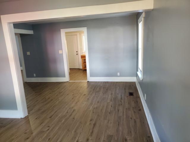 Building Photo - 305 Mountain View Dr NW