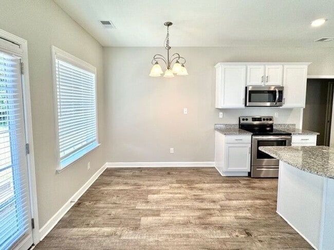 Building Photo - Now Leasing a 4-Bedroom 3 Bath Home in Byh...