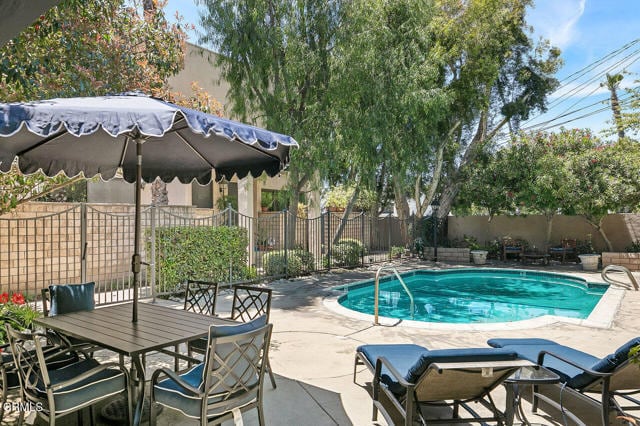 Building Photo - 1841 Bushnell Ave