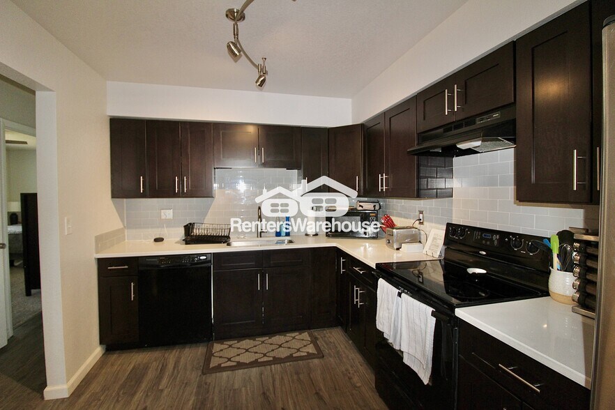 Building Photo - 11025 Dahlia Ct