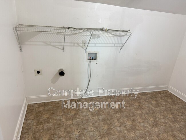 Building Photo - 160 Ohio Cir