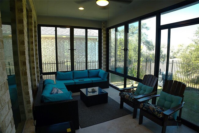 Building Photo - 284 Kimble Creek Lp