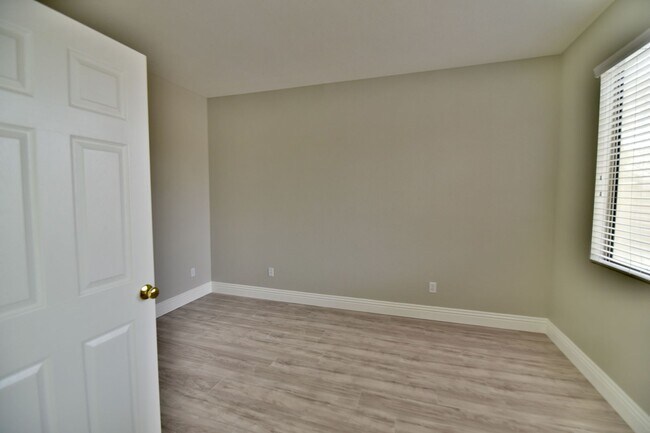 Building Photo - 6157 Copper Crest Dr