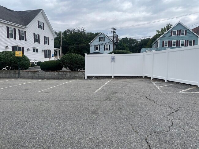 Building Photo - 228 Main St