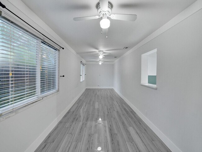 Building Photo - Gorgeous New 3 bedroom 2  bath - one Story home in Oakland Park