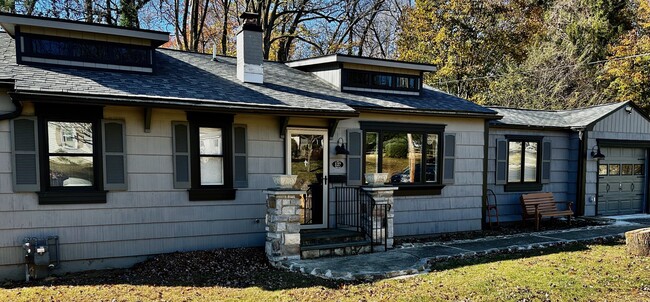 Building Photo - 127 Gable Rd