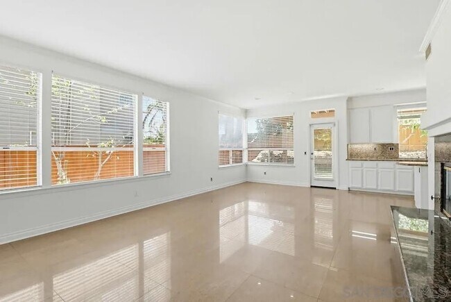 Building Photo - 1100 Corrales Ln