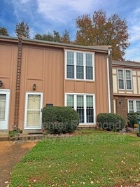 Building Photo - 735 Pleasant St