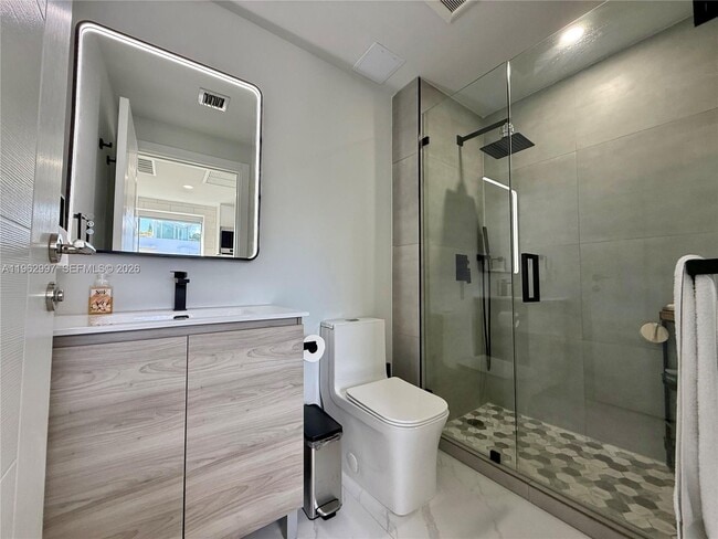 Building Photo - 944 Jefferson Ave