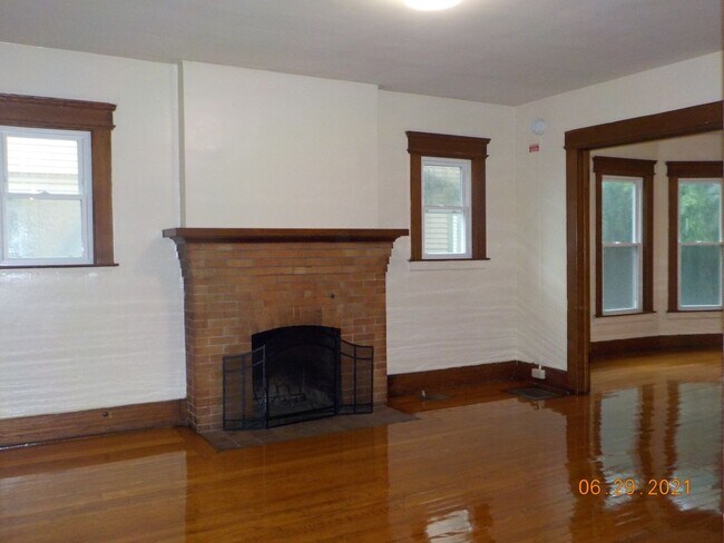 Building Photo - 969-971 Lancaster Ave