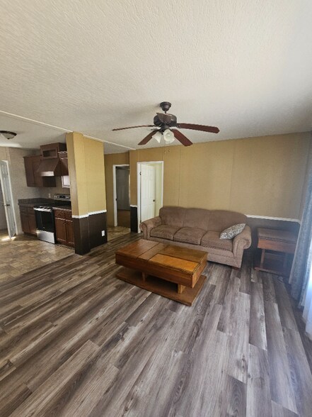 Building Photo - 901 NE 95th St