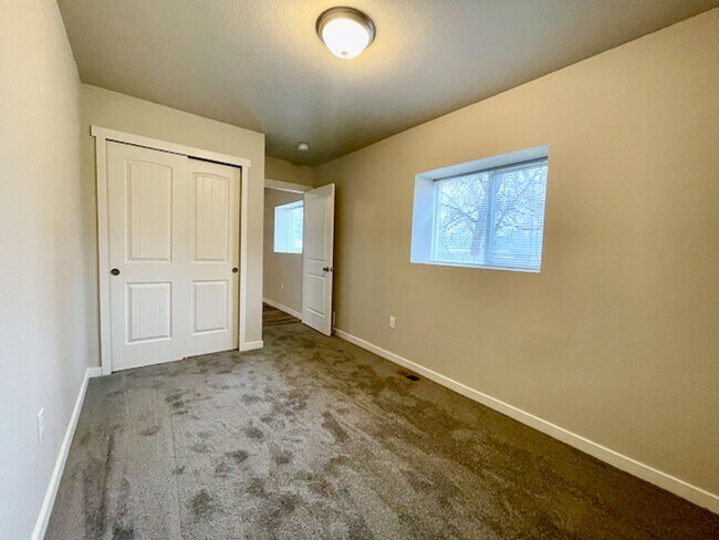 Building Photo - 2101 E Willamette Ave