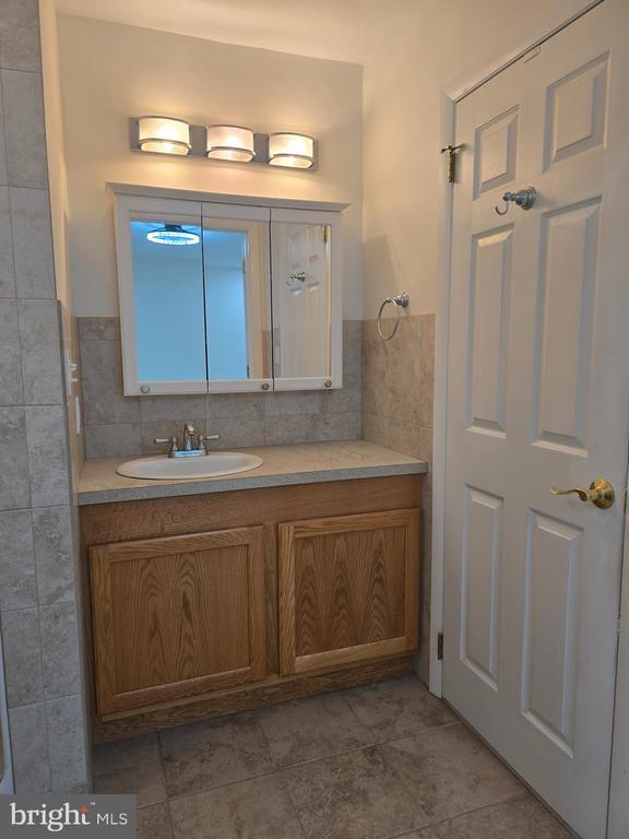 Building Photo - 30 Cotherstone Dr
