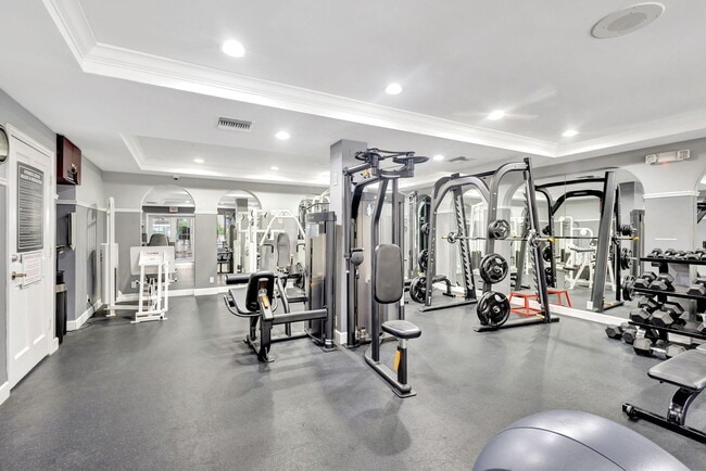 Building Photo - 630 S Sapodilla Ave