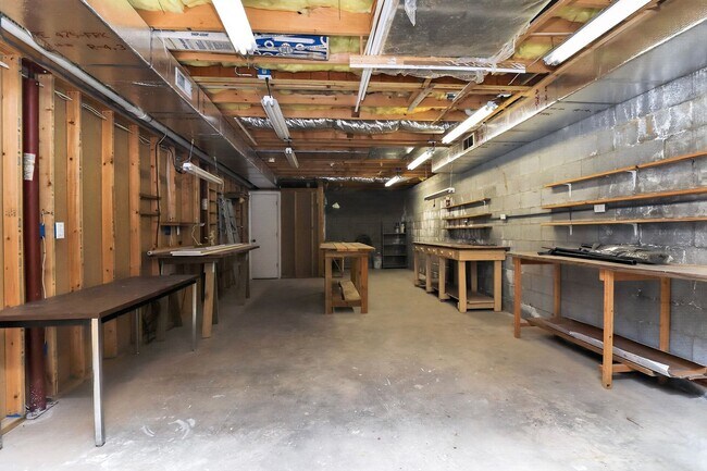 Building Photo - 151 Seagrove Ln