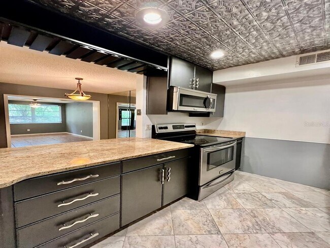 Building Photo - 1217 McMullen Booth Rd