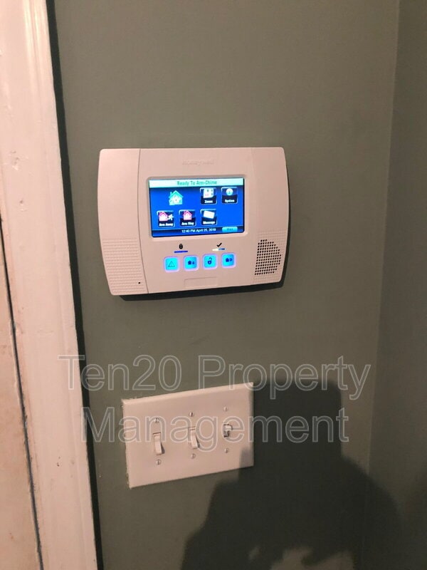 Building Photo - 3308 Junaluska Dr