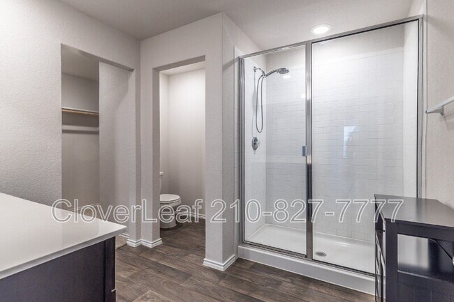 Building Photo - 825 Gerardia Ct
