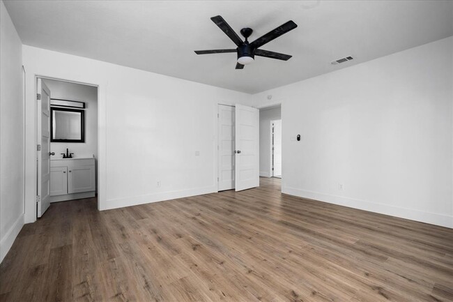 Building Photo - 714 S Blanco St