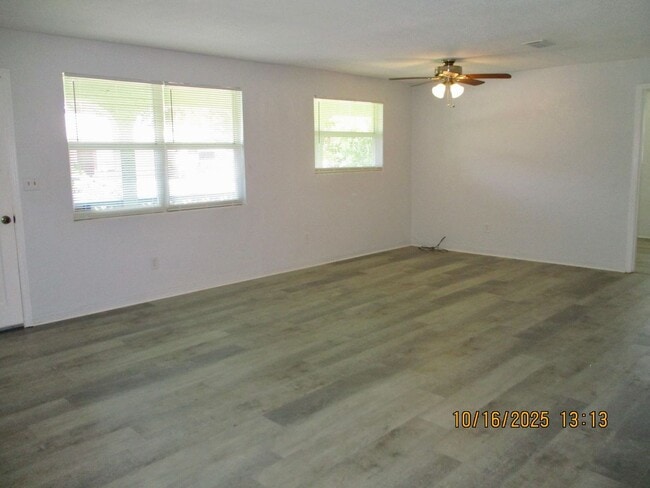 Building Photo - Charming 3 bedroom 2 bathroom Holly Hill