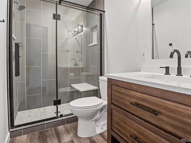 Building Photo - 5770 E Warren Ave