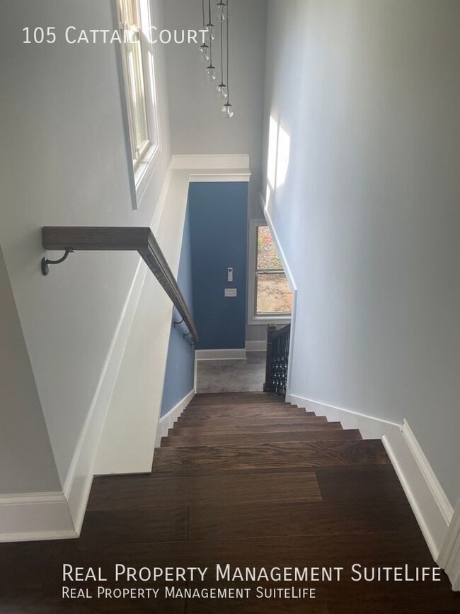 Building Photo - 105 Cattail Ct
