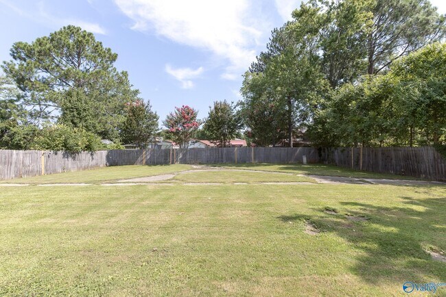 Building Photo - 1907 Waxleaf Green SE