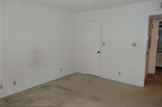 Building Photo - 2946 S University Dr