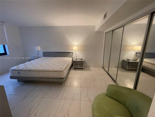 Building Photo - 2301 S Ocean Dr