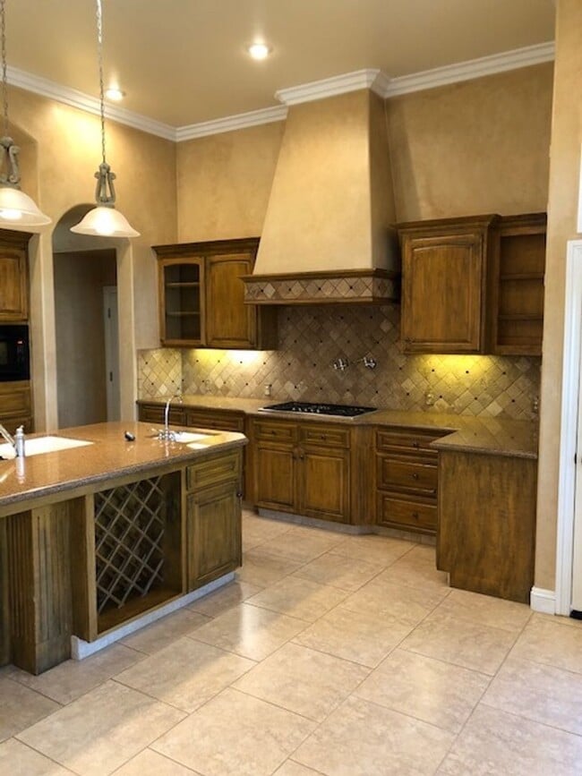 Building Photo - Executive Seven Oaks Grand Island