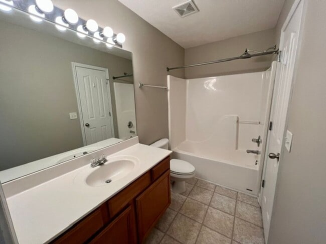 Building Photo - *END UNIT* 2 Bed, 2.5 Bath Townhome in The Cottages at Indian Park