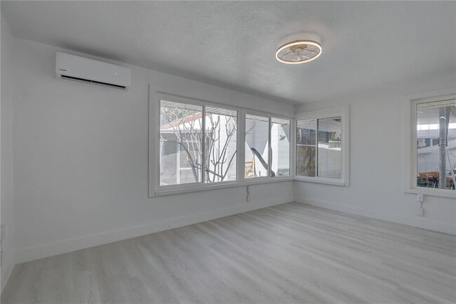 Building Photo - 14060 Miramar Ave