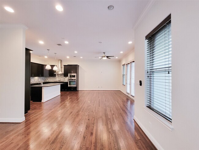 Building Photo - 5520 Kiam St