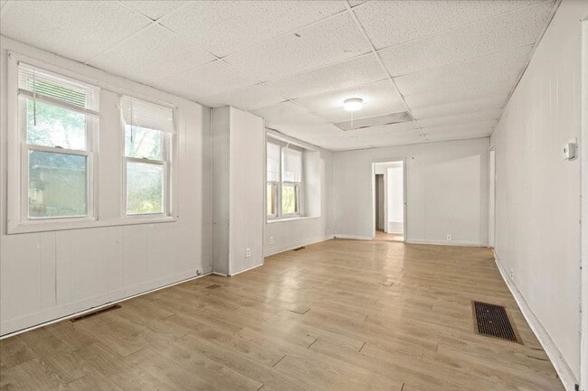 Building Photo - 3 bedroom house for rent