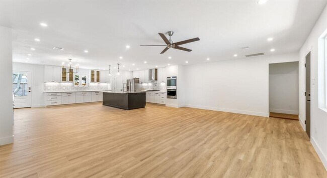 Building Photo - 6414 Woodbrook Ln