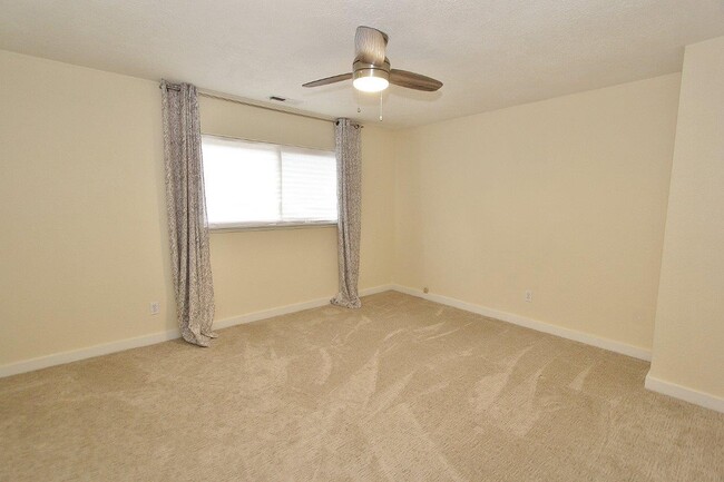 Building Photo - 4843 W Targee St