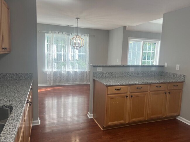 Building Photo - 8 Grosbeak Ln