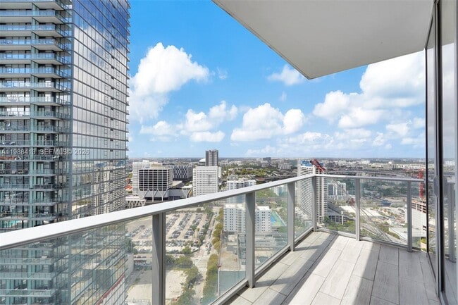 Building Photo - 851 NE 1st Ave