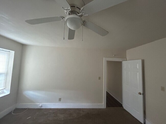 Building Photo - 420 W 31st St