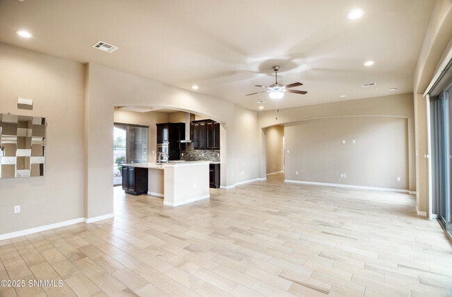 Building Photo - 1415 San Bonifacio