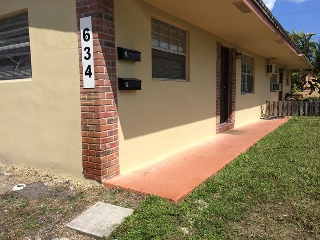 Unit A - 634 SW 4th Ave