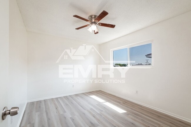 Building Photo - 3848 W 105th St