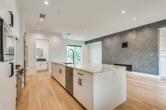 Building Photo - 3913 Hawthorne Ave