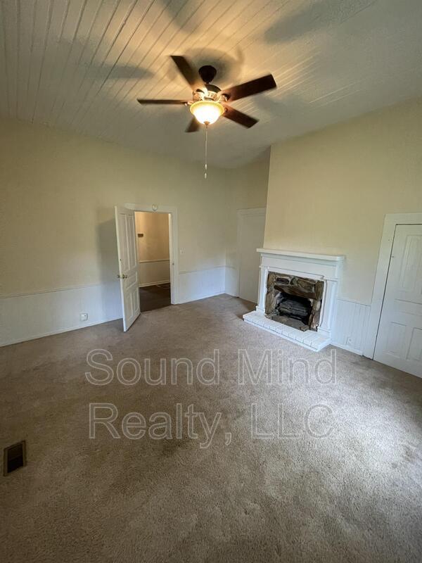 Building Photo - 264 Kivett Rd