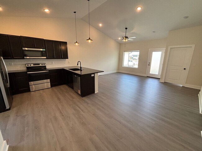 Building Photo - 5249/51 Chase