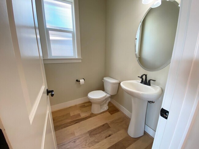 Building Photo - Bethany Creek 3 Bedroom Home!